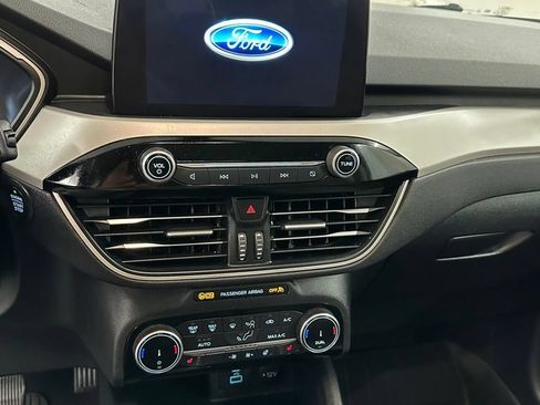 Used 2022 Ford Escape SE w/ SE Sport Appearance Package AWD/4WD image 18