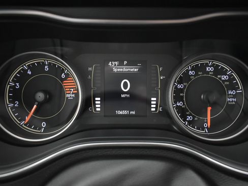 Used 2019 Jeep Cherokee Latitude w/ Cold Weather Group image 31