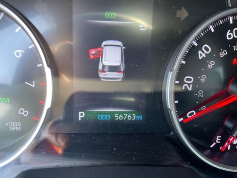 Used 2021 Toyota RAV4 XLE w/ Convenience Package AWD/4WD image 30