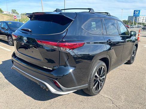 Used 2022 Toyota Highlander XSE AWD/4WD image 9