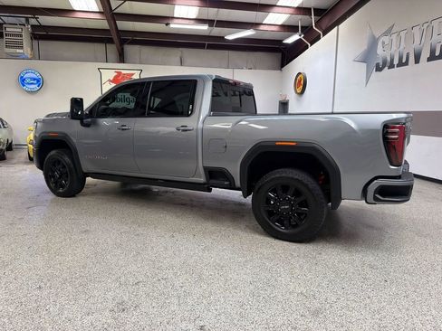 Used 2024 GMC Sierra 3500 AT4 w/ AT4 Premium Plus Package AWD/4WD image 4