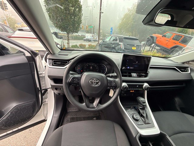 Used 2025 Toyota RAV4 LE AWD/4WD image 17