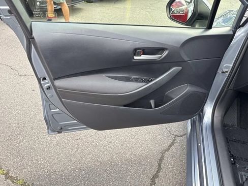 Used 2020 Toyota Corolla LE FWD image 13