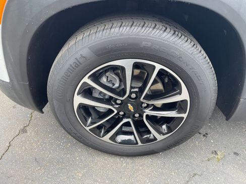 Used 2025 Chevrolet TrailBlazer LT image 28