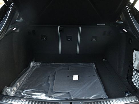 New 2026 Porsche Macan S image 32