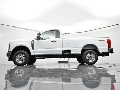 New 2026 Ford F250 XL w/ XL Chrome Package image 39