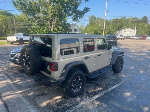 Used 2022 Jeep Wrangler Unlimited Rubicon 4xe w/ Cold Weather Group AWD/4WD image 5