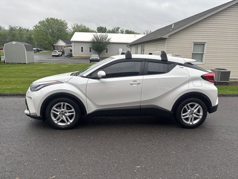 Used 2021 Toyota C-HR LE FWD image 7