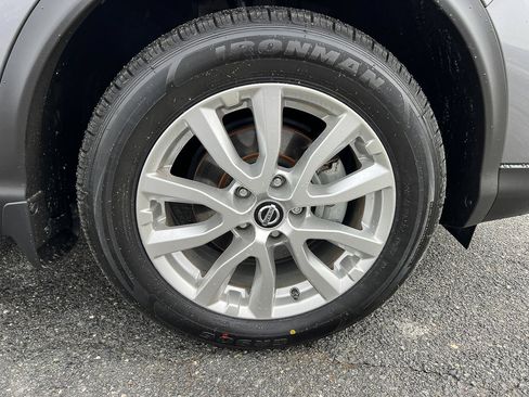 Used 2021 Nissan Rogue Sport S image 9