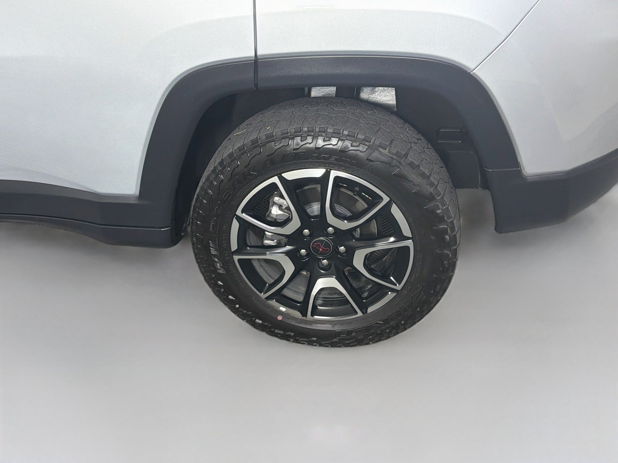 Used 2025 Jeep Compass Trailhawk AWD/4WD image 11