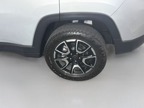 Used 2025 Jeep Compass Trailhawk AWD/4WD image 11