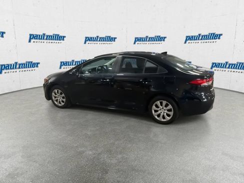 Used 2025 Toyota Corolla LE FWD image 8
