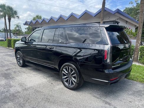 Used 2023 Cadillac Escalade ESV Sport AWD/4WD image 7
