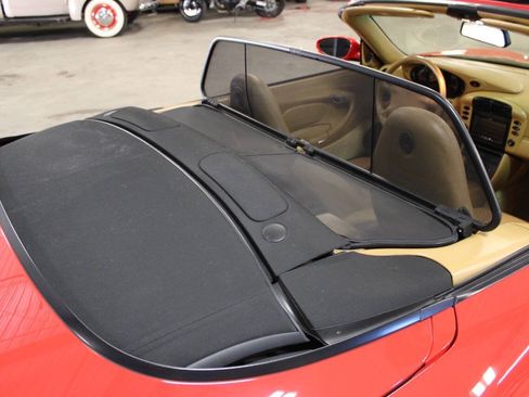 Used 2001 Porsche 911 Cabriolet image 27