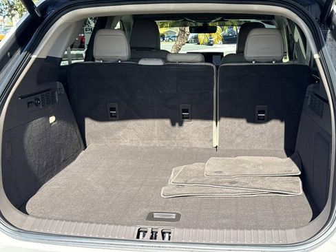 Used 2021 Lincoln Nautilus Reserve w/ Equipment Group 201A image 11