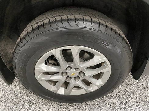 Used 2020 Chevrolet Traverse LT image 25