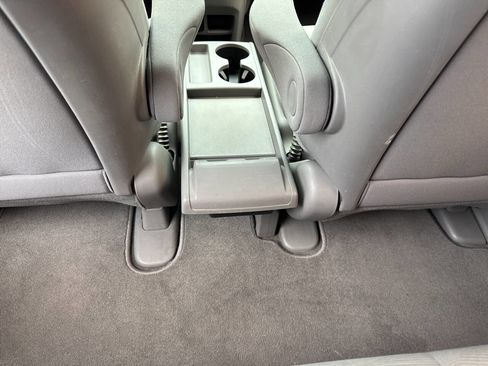 Used 2010 Honda CR-V LX image 23