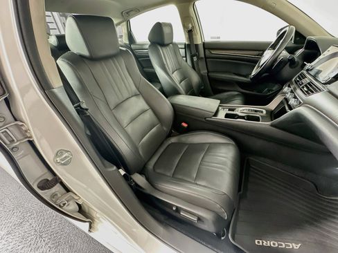 Used 2022 Honda Accord Touring image 31