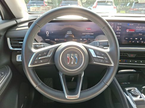 Used 2025 Buick Envision Preferred AWD/4WD image 19