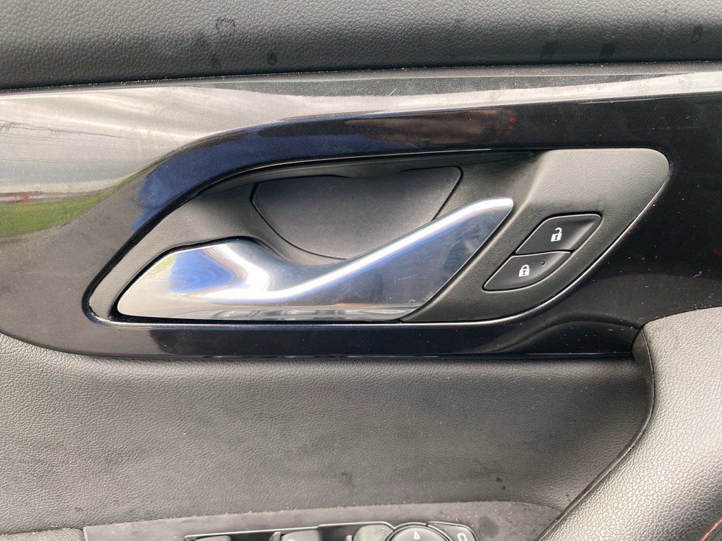 Used 2025 Chevrolet Blazer RS FWD image 14