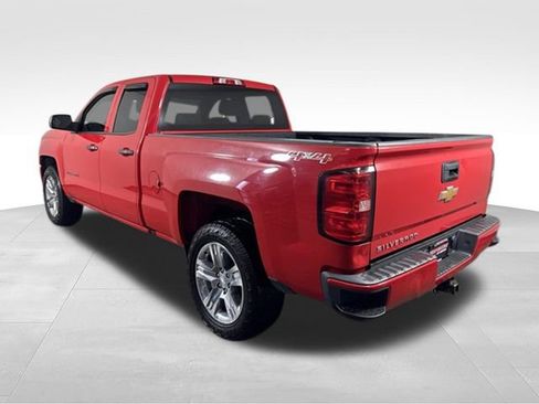 Used 2017 Chevrolet Silverado 1500 Custom w/ Custom Convenience Package AWD/4WD image 7