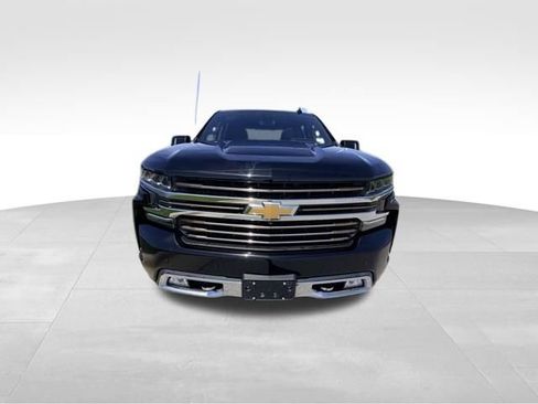 Used 2020 Chevrolet Silverado 1500 High Country w/ Technology Package image 3
