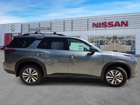 New 2026 Nissan Pathfinder SL FWD image 4