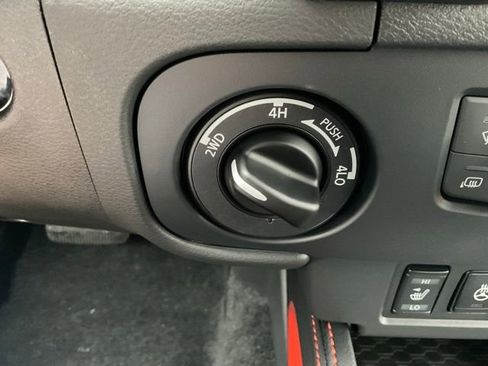 New 2026 Nissan Frontier PRO-4X w/ Pro-4x Convenience Package image 20