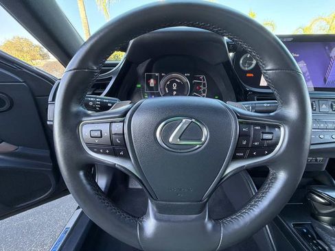 Used 2024 Lexus ES 300h w/ Premium Package FWD image 26