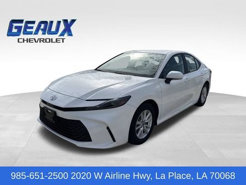 Used 2025 Toyota Camry LE FWD image 1