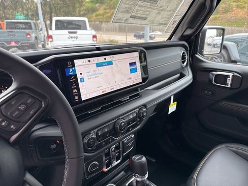 New 2025 Jeep Gladiator Sport image 20