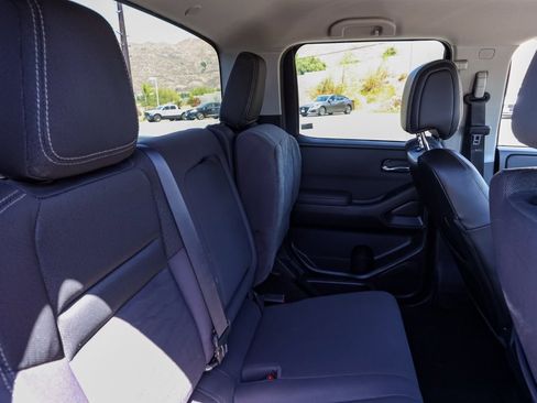 Used 2022 Nissan Frontier SV image 17