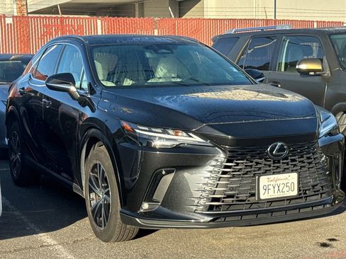 Used 2023 Lexus RX 350 Premium image 2