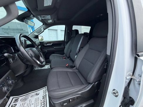 Used 2023 Chevrolet Silverado 1500 RST w/ Z71 Off-Road Package AWD/4WD image 9