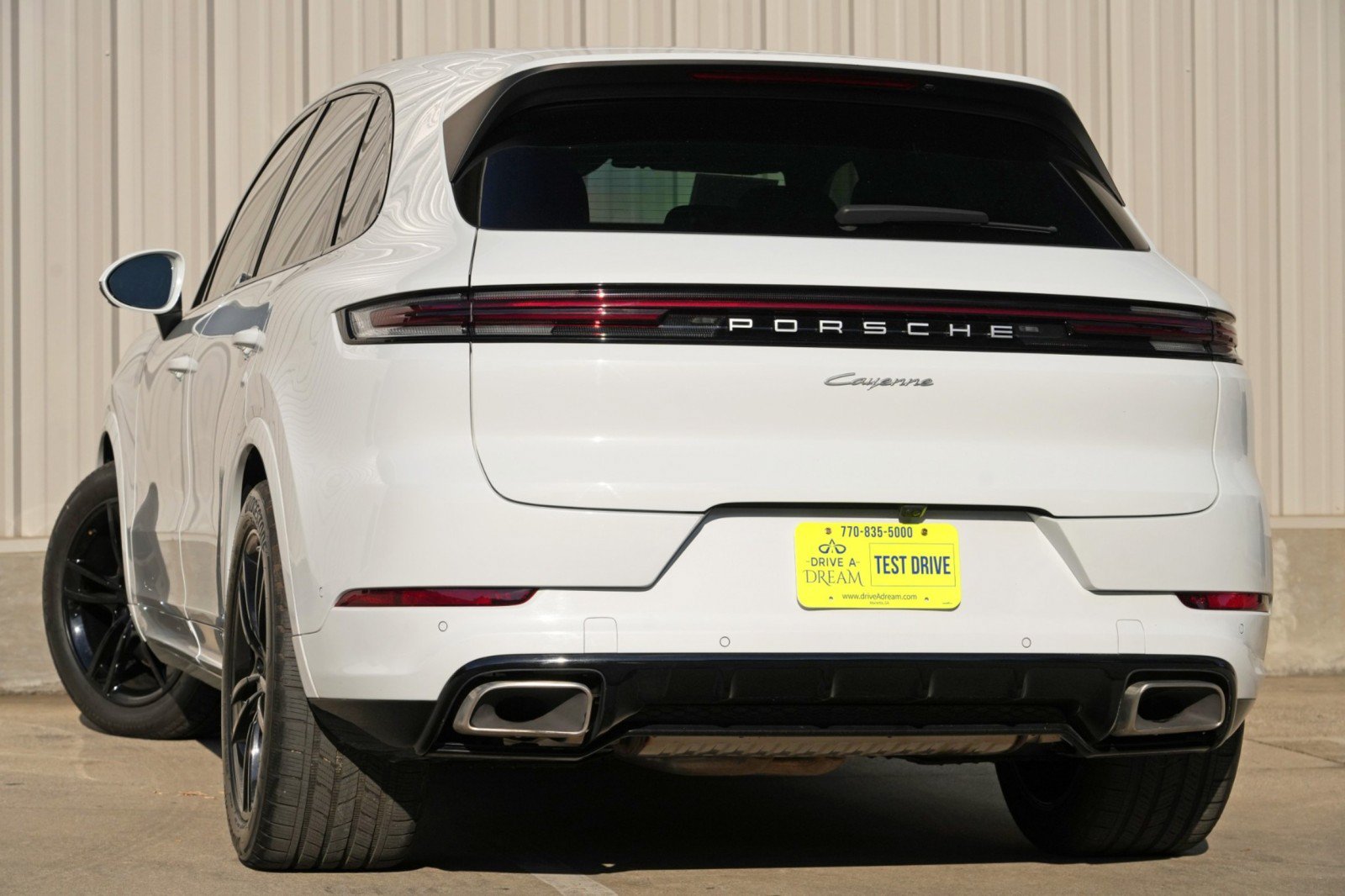 Used 2024 Porsche Cayenne AWD/4WD image 6