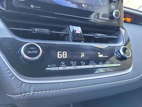 Used 2022 Toyota Corolla SE image 11