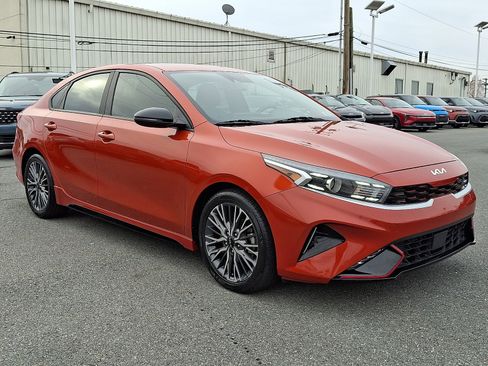 Used 2022 Kia Forte GT-Line w/ GT-Line Premium Package image 3