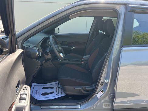 Used 2023 Nissan Kicks SR w/ Exterior Package FWD image 28