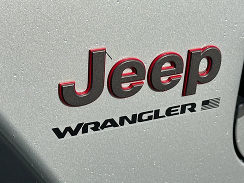 Used 2024 Jeep Wrangler Unlimited Rubicon AWD/4WD image 25