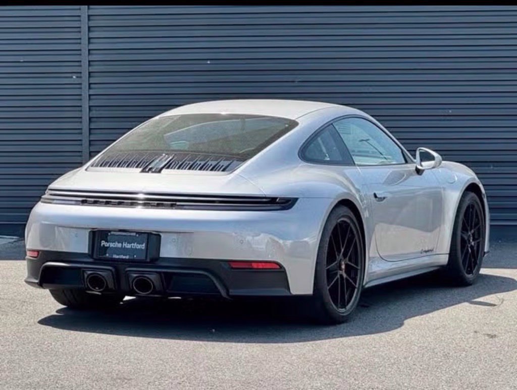 Used 2025 Porsche 911 Carrera 4 GTS AWD/4WD image 8