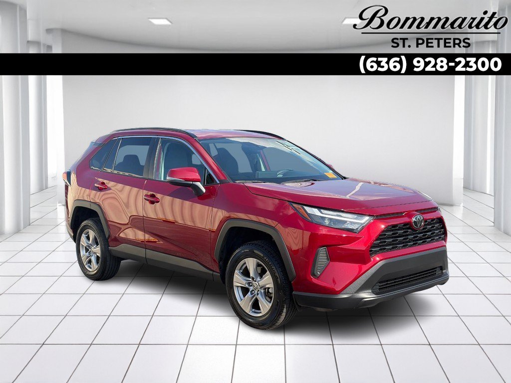 Used 2025 Toyota RAV4 XLE FWD image 1