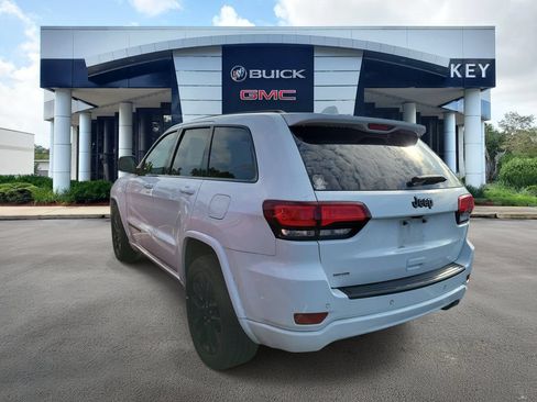 Used 2021 Jeep Grand Cherokee Laredo X RWD image 3