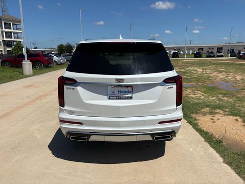 Used 2024 Cadillac XT6 Premium Luxury AWD/4WD image 6