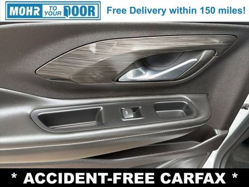 Used 2024 GMC Terrain SLT image 32