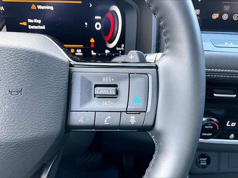 Certified 2025 Nissan Rogue Platinum FWD image 23
