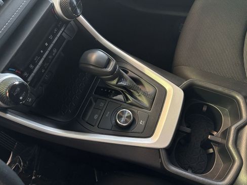 Used 2025 Toyota RAV4 LE image 40