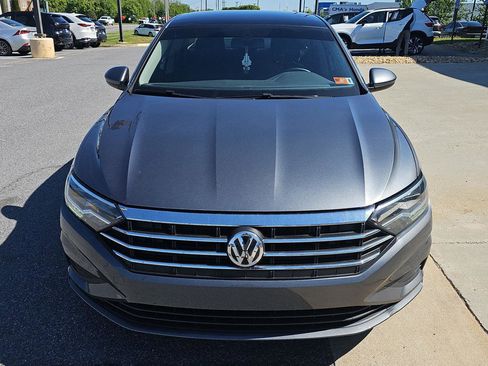 Used 2021 Volkswagen Jetta SE FWD image 2