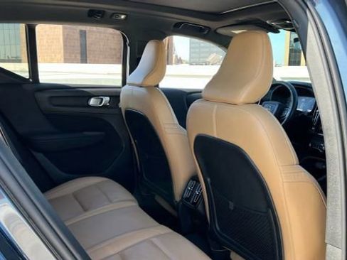 Used 2019 Volvo XC40 T5 Inscription image 20
