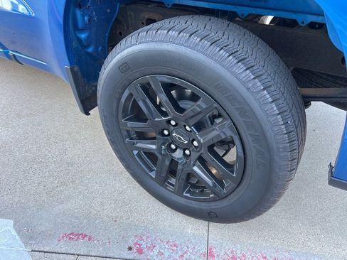 Used 2023 Chevrolet Silverado 1500 Custom image 9