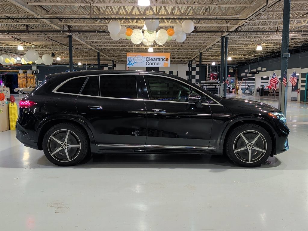 Used 2023 Mercedes-Benz EQS 580 4MATIC SUV image 7